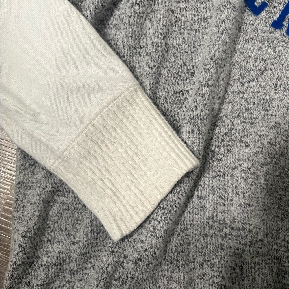 University of Kentucky Wildcats sleepwear sweatshirt - Picture 6 of 8